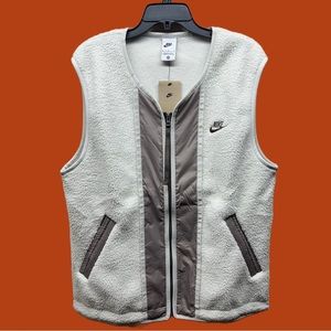 Nike Sportswear Sport Essentials+ High-Pile Fleece Vest